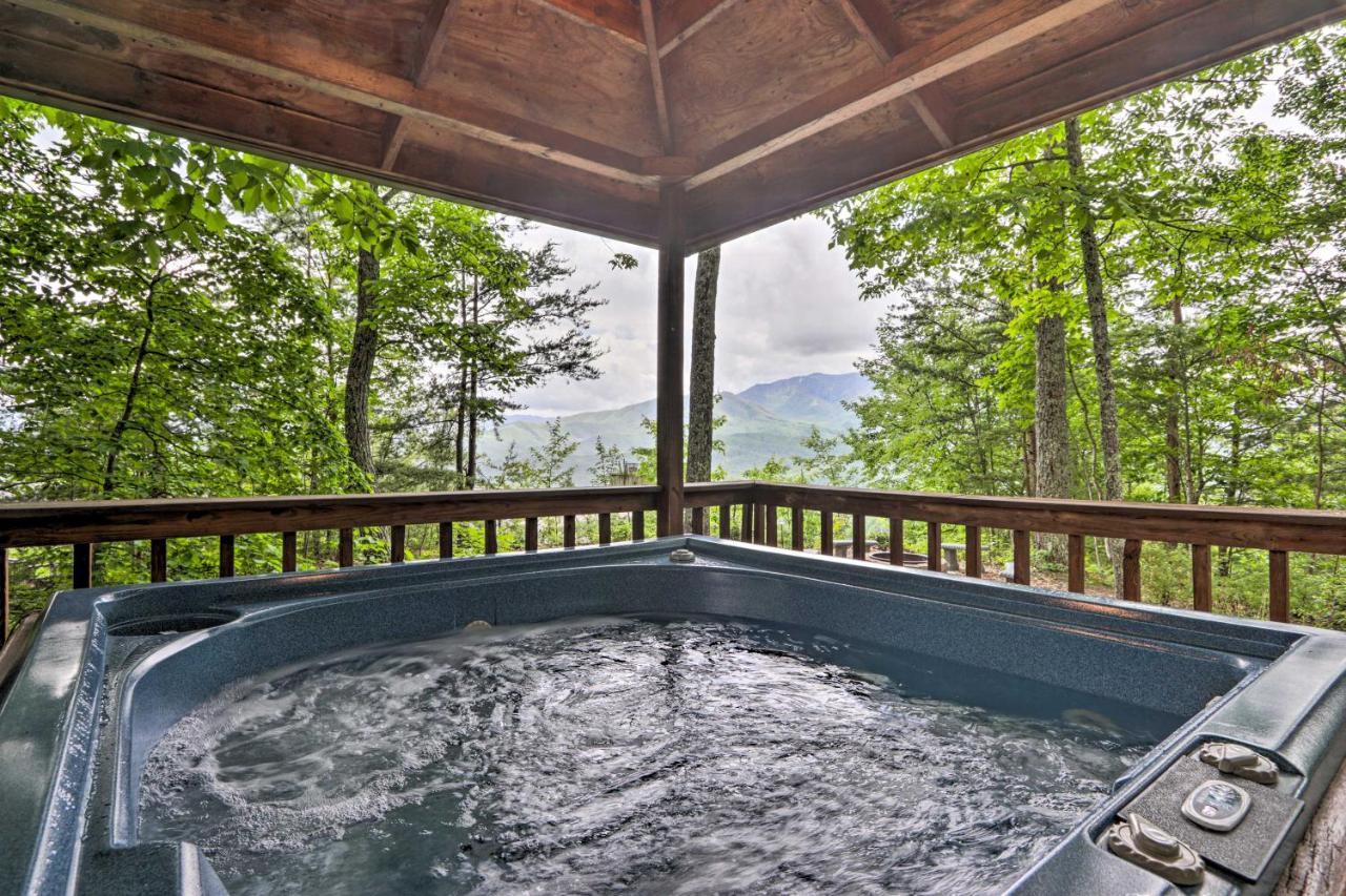 Gatlinburg Escape With Hot Tub, Deck And Mtn View Villa Buitenkant foto