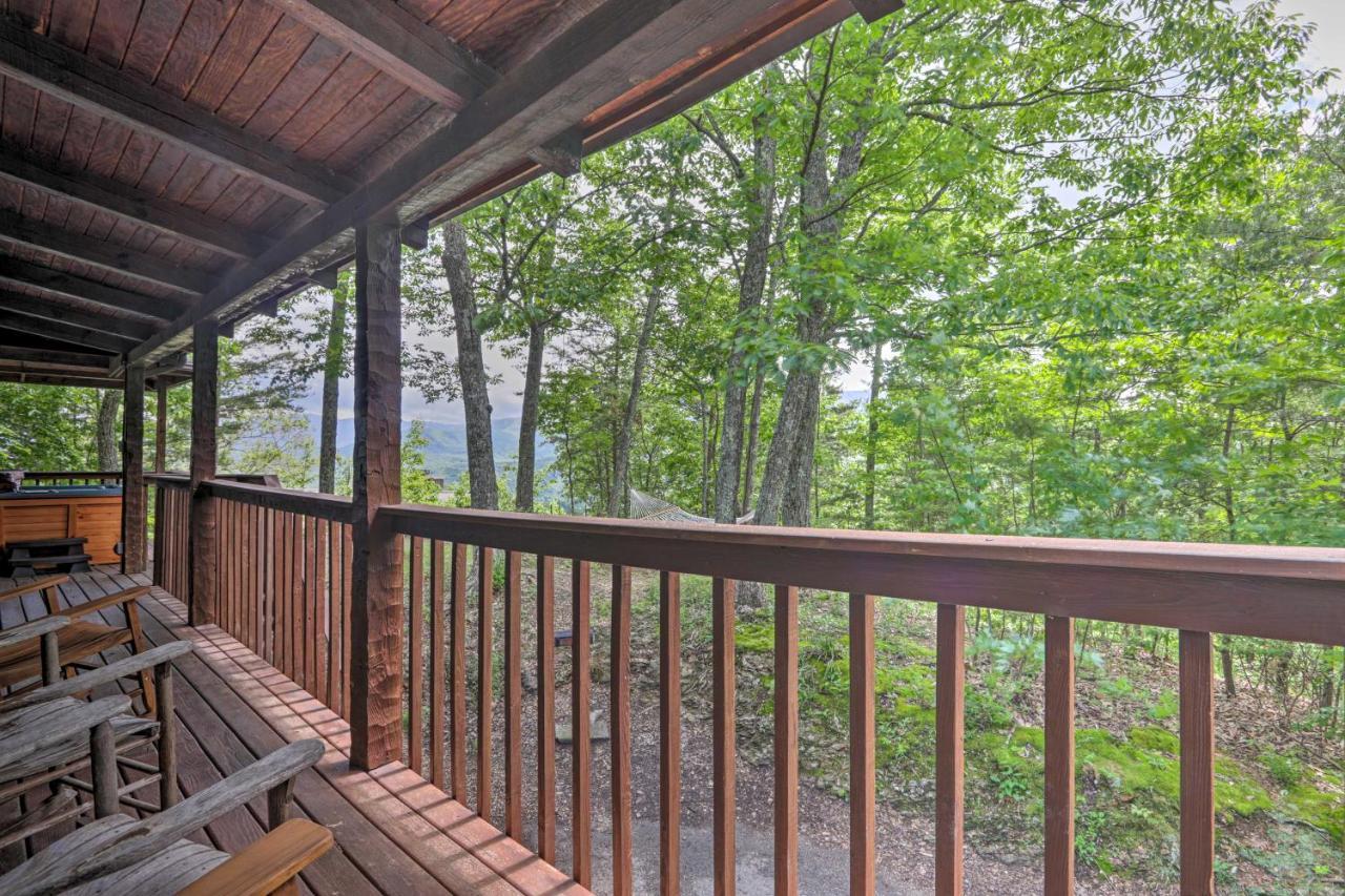 Gatlinburg Escape With Hot Tub, Deck And Mtn View Villa Buitenkant foto